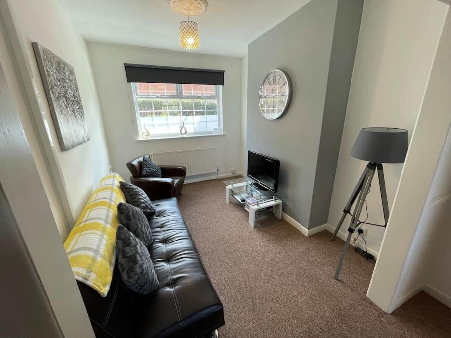 Apartment Lovely Seaside House In - Sleeps 6 *