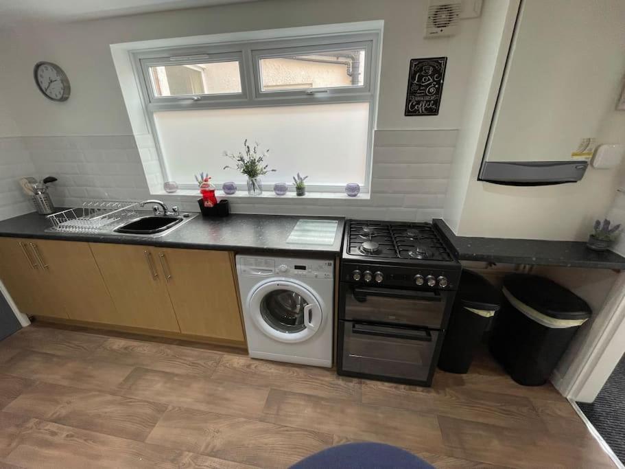 Apartment Lovely Seaside House In - Sleeps 6