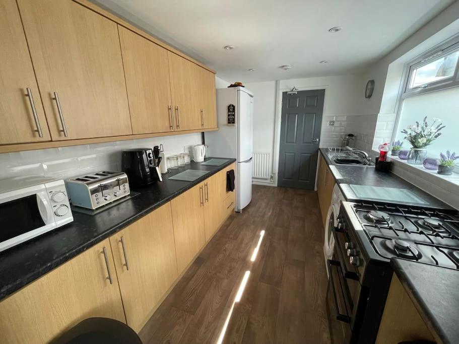 Apartment Lovely Seaside House In - Sleeps 6 *